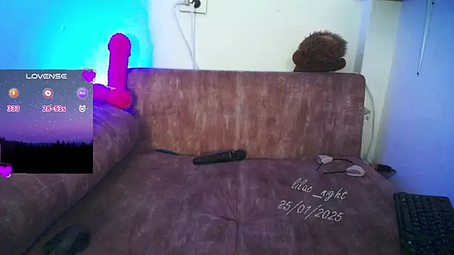 Snapshot of lilac_night33 chatting on January 25, 2025, 1:52 pm lilac night33 online show from January 25, 2025, 1:52 pm