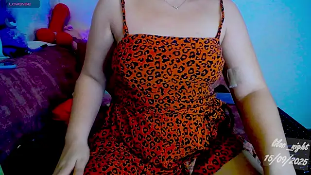 Snapshot of lilac_night33 chatting on September 15, 2025, 12:27 pm lilac night33 online show from September 15, 2025, 12:27 pm