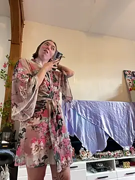 Daisy Michto Officiel online show from December 17, 2024, 2:33 pm