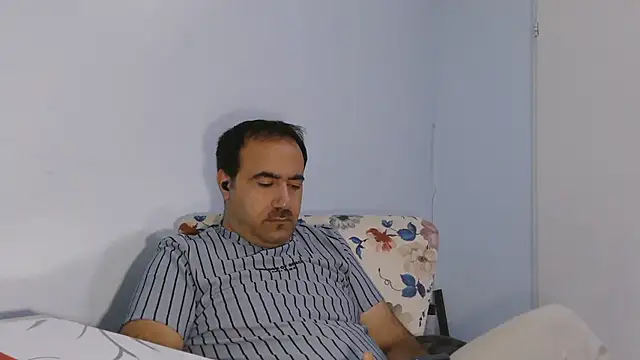 Snapshot of ZYXEL353 chatting on October 31, 2025, 11:06 pm ZYXEL353 online show from October 31, 2025, 11:06 pm