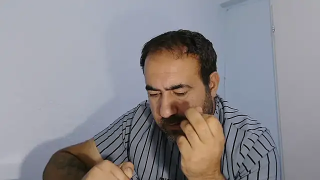 Snapshot of ZYXEL353 chatting on November 8, 2025, 9:35 pm ZYXEL353 online show from November 8, 2025, 9:35 pm