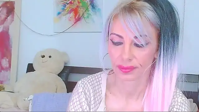 HoneyLara online show from March 15, 2026, 8:37 pm