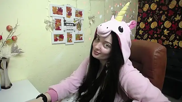 MilanaPrice online show from December 1, 2025, 7:19 pm