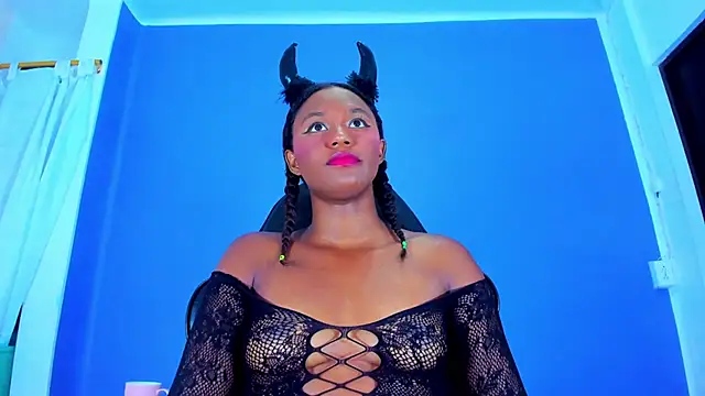 MAILYN ER online show from January 15, 2025, 8:05 pm