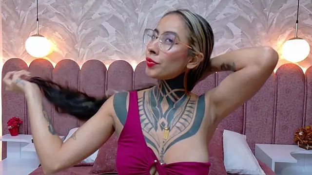 Snapshot of NicoleBlum chatting on January 27, 2025, 6:41 pm NicoleBlum online show from January 27, 2025, 6:41 pm