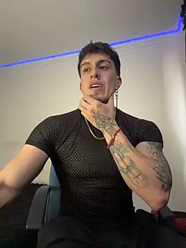 strongboy  online show from May 8, 2026, 8:25 pm