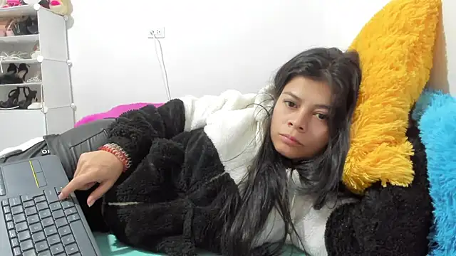 sweetnia online show from October 2, 2025, 12:50 am