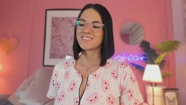 SoySaraa online show from February 6, 2025, 8:07 am