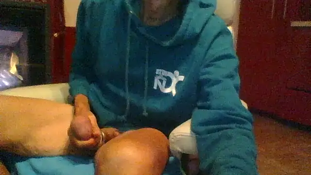 Snapshot of pierre5004 chatting on October 7, 2025, 5:43 pm pierre5004 online show from October 7, 2025, 5:43 pm