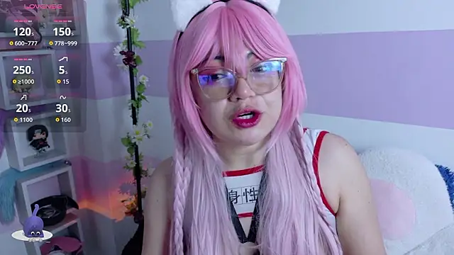 Catwhite  online show from February 7, 2026, 3:38 pm