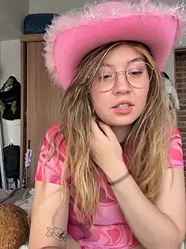 Snapshot of Darling_XXX chatting on March 2, 2026, 5:53 pm Darling XXX online show from March 2, 2026, 5:53 pm