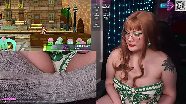 evamila online show from December 17, 2025, 1:11 am