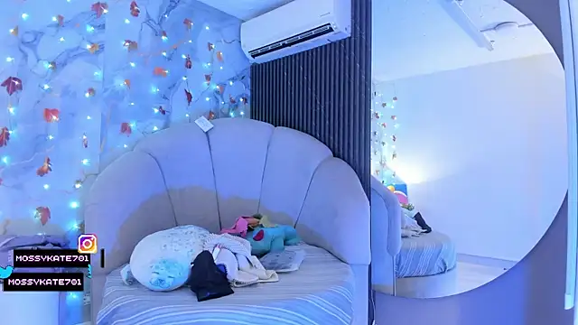 Katemoss70 online show from November 21, 2025, 12:37 pm