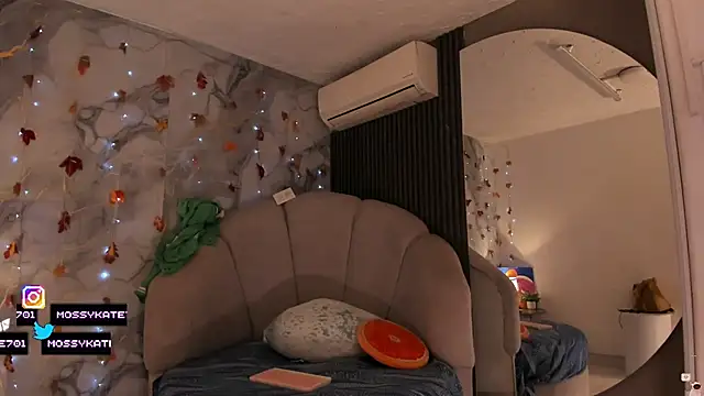 Katemoss70 online show from November 29, 2025, 12:30 pm