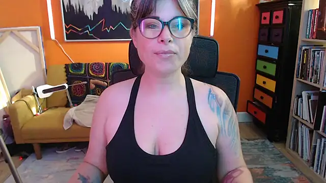 TheLenaAdams online show from October 15, 2025, 3:23 pm