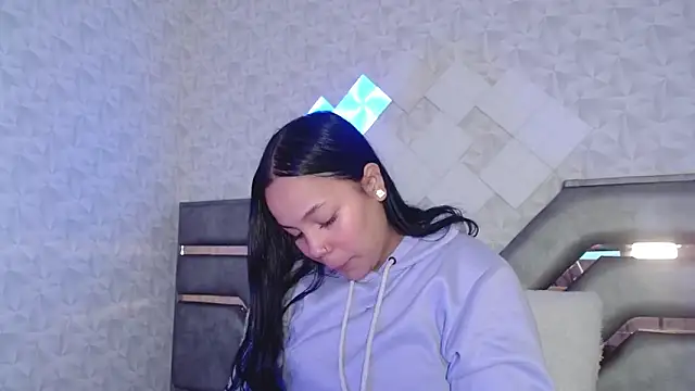 EmilyQueen3x online show from September 15, 2025, 2:06 pm