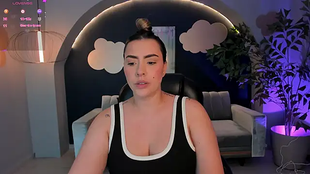 MartinnaBonnet online show from December 5, 2024, 4:55 pm