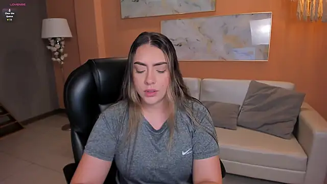 MartinnaBonnet online show from January 6, 2025, 10:57 am