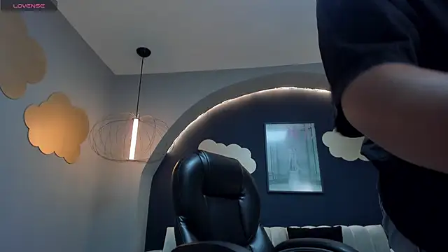 MartinnaBonnet online show from February 3, 2025, 10:25 am