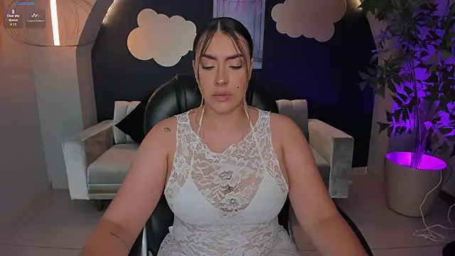 MartinnaBonnet online show from February 4, 2025, 4:39 pm