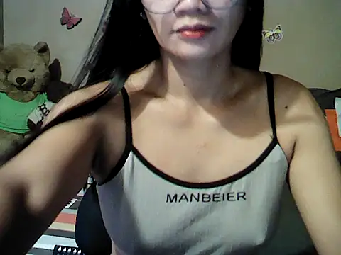 Mia Rein online show from March 23, 2026, 3:32 am