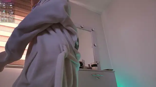 Pleasure Vibes23 online show from October 25, 2025, 1:18 pm