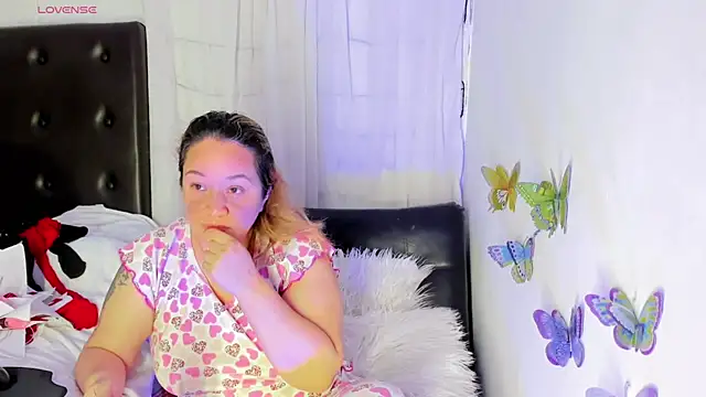 AndreaLombana online show from February 4, 2025, 1:56 am