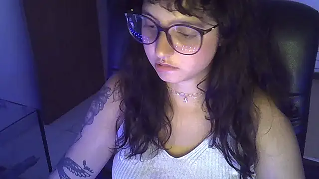 Snapshot of myamillor chatting on December 16, 2024, 10:03 pm myamillor online show from December 16, 2024, 10:03 pm