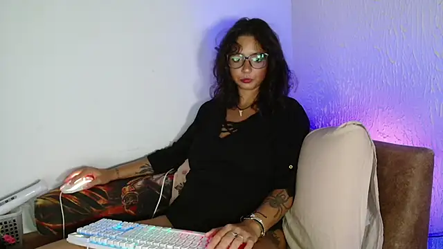 myamillor online show from April 4, 2026, 8:39 pm