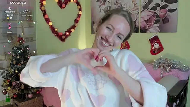 Queenymel online show from December 22, 2024, 3:11 pm