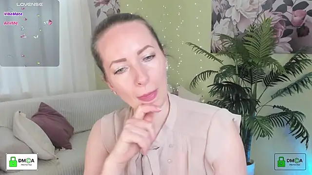 Queenymel online show from April 14, 2026, 1:17 pm