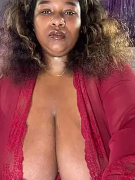 BigFineSelena online show from February 3, 2026, 12:09 am