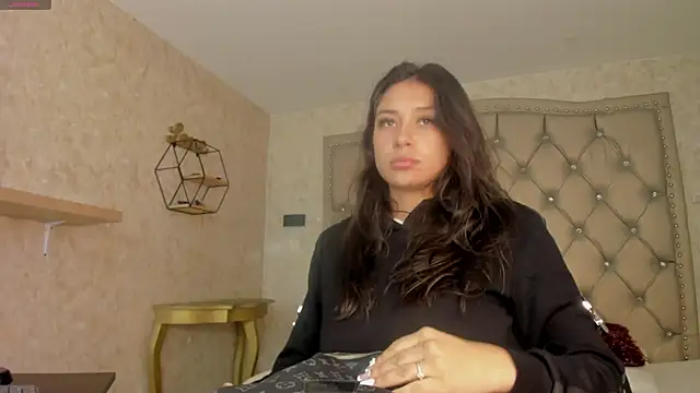 dayra angels online show from December 27, 2024, 3:48 pm