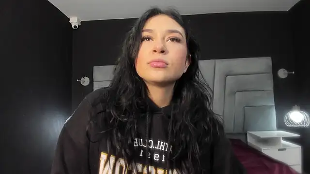 dayra angels online show from March 13, 2025, 11:05 pm