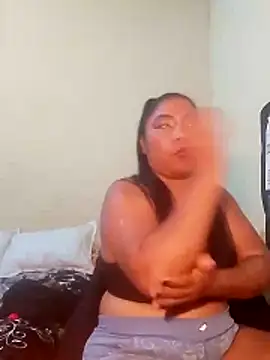 rosmery-navarro online show from February 13, 2026, 5:03 am