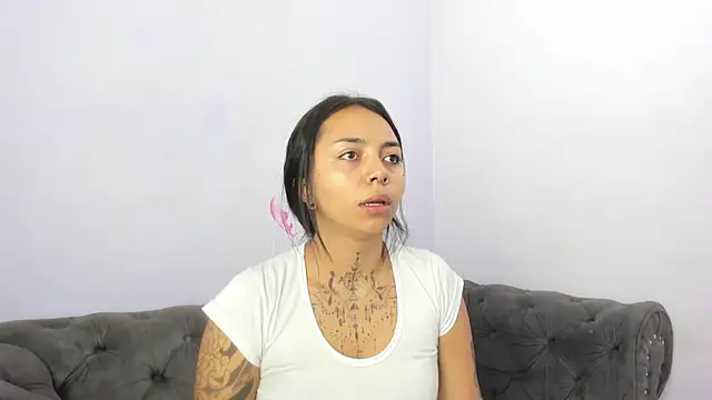 miss soffi  online show from April 9, 2026, 12:10 pm