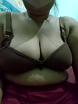 silkyrani123 online show from April 29, 2026, 8:07 am