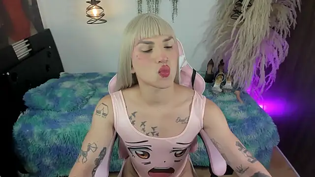 queenramoona-hot online show from June 3, 2026, 11:54 pm
