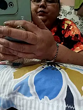 Hotchubby009 online show from December 27, 2024, 7:35 pm