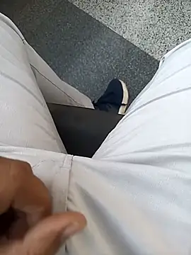 witchhunter1 online show from November 5, 2025, 1:38 am