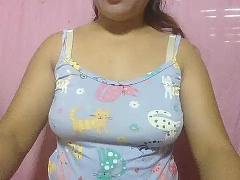 HungryPussypinayX online show from May 25, 2026, 10:05 pm