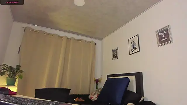 alicia rouusel online show from December 19, 2024, 12:13 am