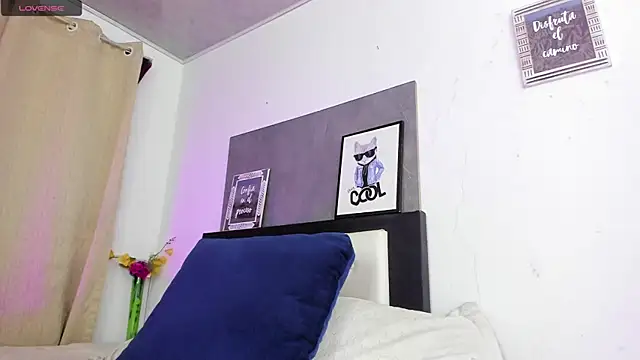 alicia rouusel online show from January 22, 2025, 2:59 am