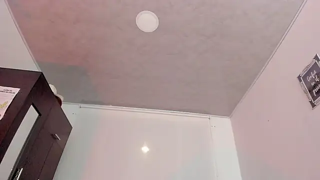 alicia rouusel online show from March 19, 2025, 3:52 am