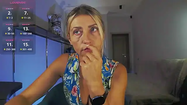 Snapshot of ZoeGrant chatting on October 1, 2025, 7:53 pm ZoeGrant online show from October 1, 2025, 7:53 pm