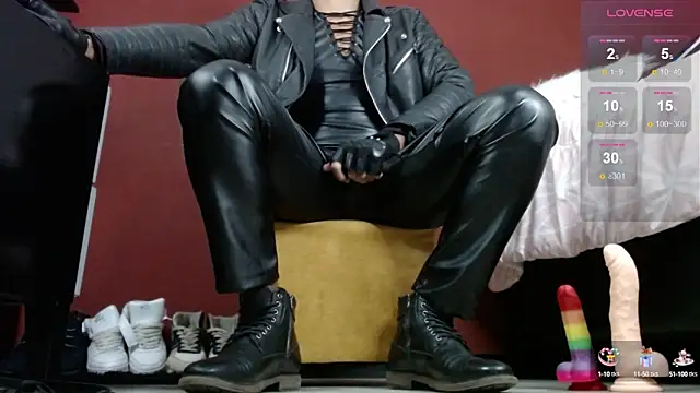 Snapshot of TomLover_12 chatting on January 30, 2025, 11:01 am TomLover 12 online show from January 30, 2025, 11:01 am