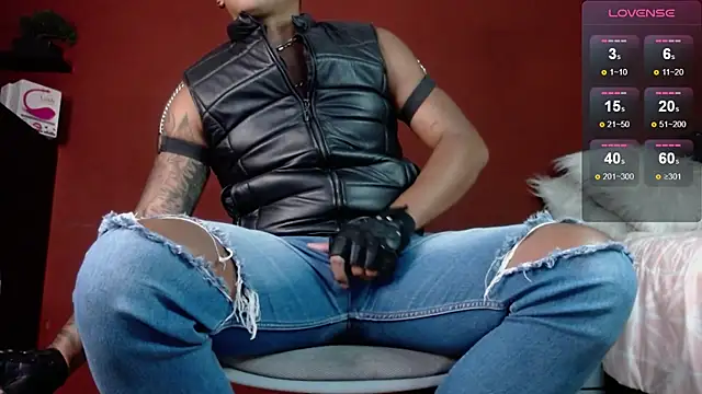 Snapshot of TomLover_12 chatting on March 20, 2025, 1:46 am TomLover 12 online show from March 20, 2025, 1:46 am