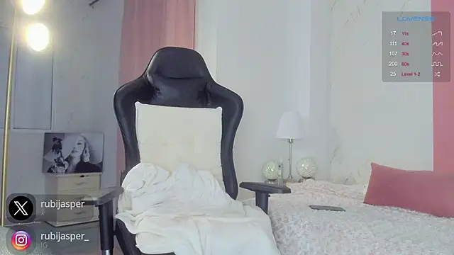 missrubijasper online show from January 22, 2025, 5:48 am