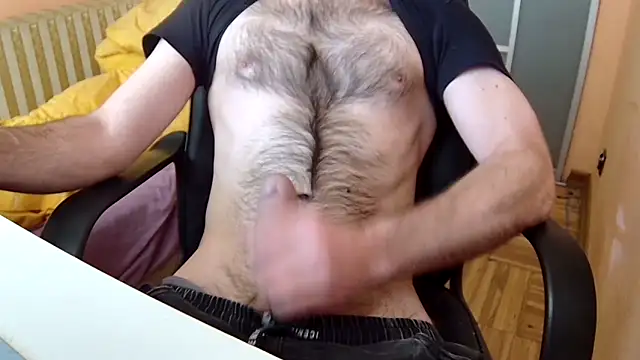 Snapshot of KmlBI26 chatting on February 26, 2026, 12:37 pm KmlBI26 online show from February 26, 2026, 12:37 pm