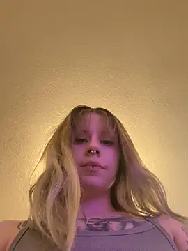 BiancaValentina online show from June 19, 2026, 5:45 am